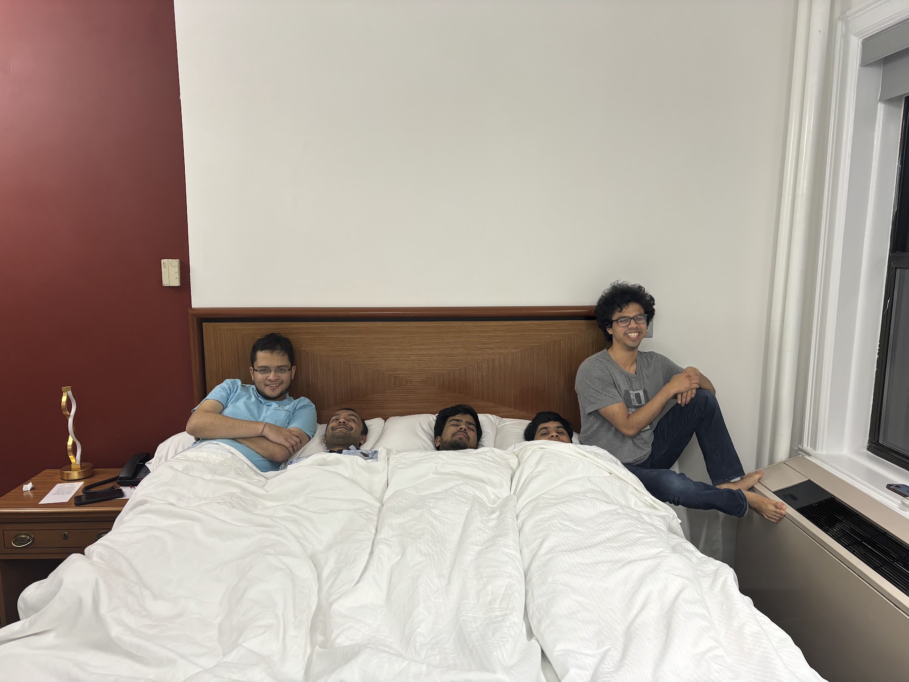 bakchodi in room