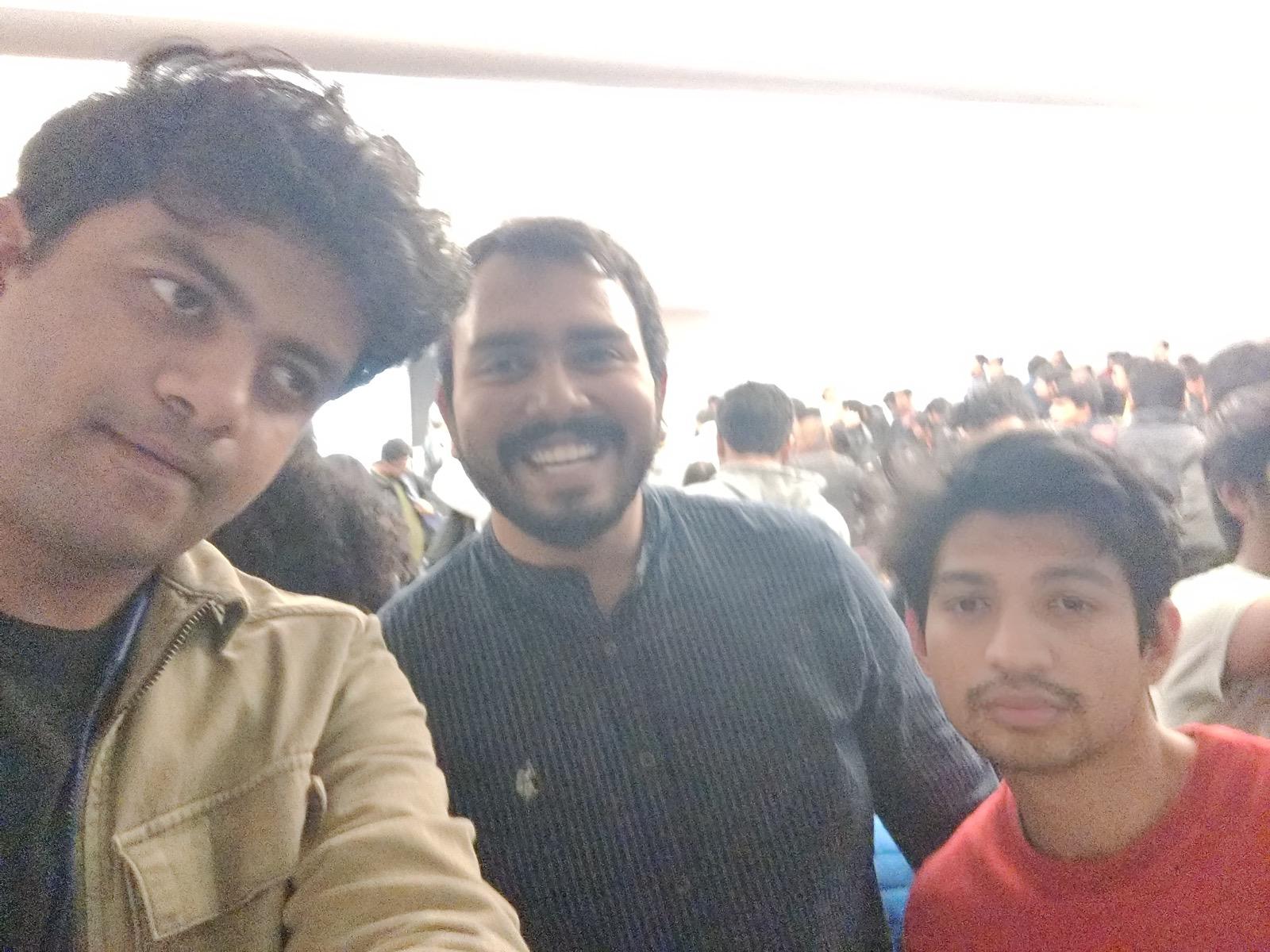 bakchodi in room